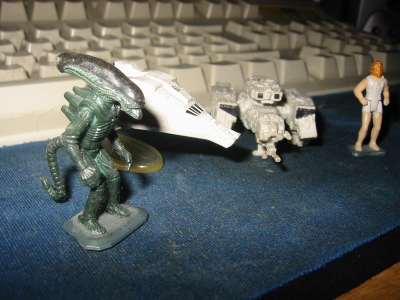 micromachines_alien+nostromo_02.jpg 